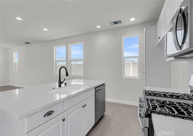 Homes for sale in Yucca Valley, CA | 7408 Desert Sky Dr, Yucca Valley, CA 92284 | MLS# IV25148484