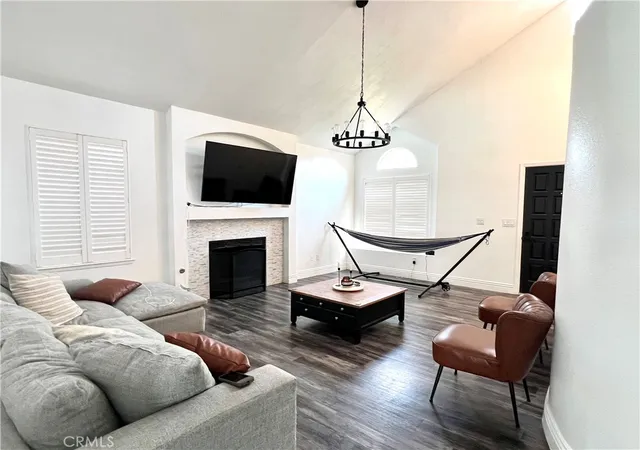 4th image of 14016 Las Entradas, Bakersfield, CA 93314 | MLS# SR25152022