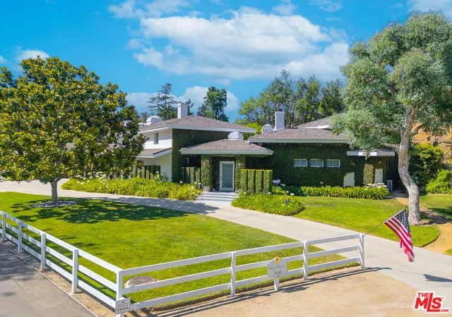 Homes for sale in Hidden Hills, CA | 24341 Bridle Trail Rd, Hidden Hills, CA 91302 | MLS# 25563435