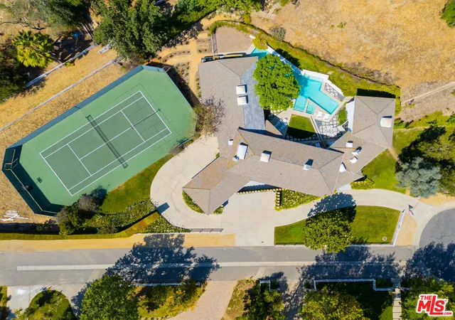 Homes for sale in Hidden Hills, CA | 24341 Bridle Trail Rd, Hidden Hills, CA 91302 | MLS# 25563435