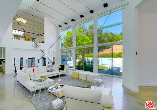 Homes for sale in Hidden Hills, CA | 24341 Bridle Trail Rd, Hidden Hills, CA 91302 | MLS# 25563435