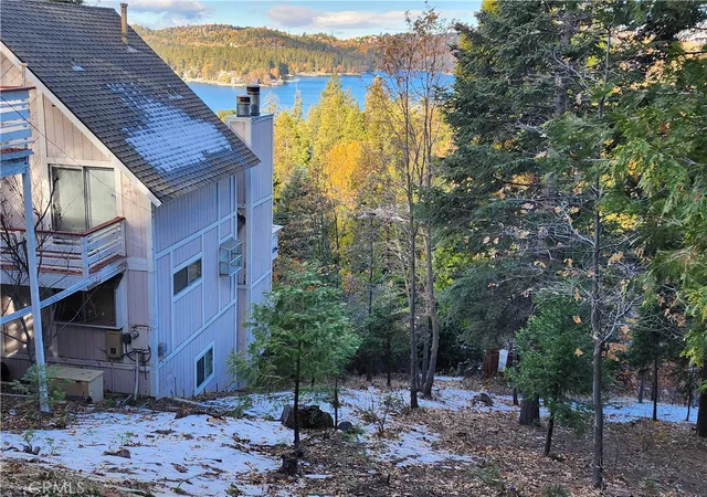 2nd image of 104 Fremont Rd, Lake Arrowhead, CA 92352 | MLS# IG25155138