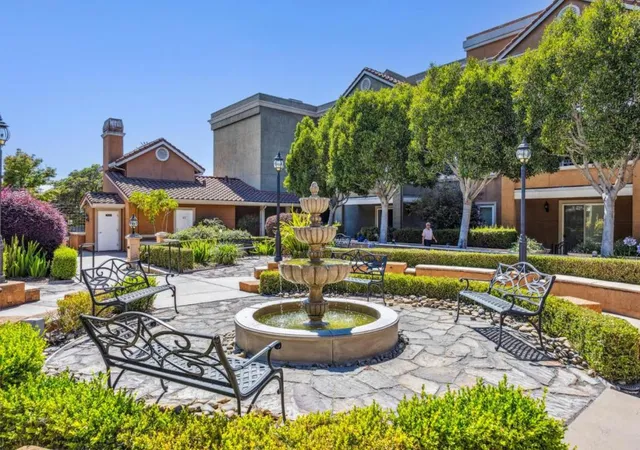 Listing Photo 2 - Condo for sale in building located at 401 S Norfolk St, San Mateo, CA 94401 - Unit #123