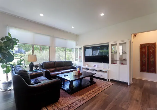 4th image of 126 Cadence, Irvine, CA 92618 | MLS# 250033180SD