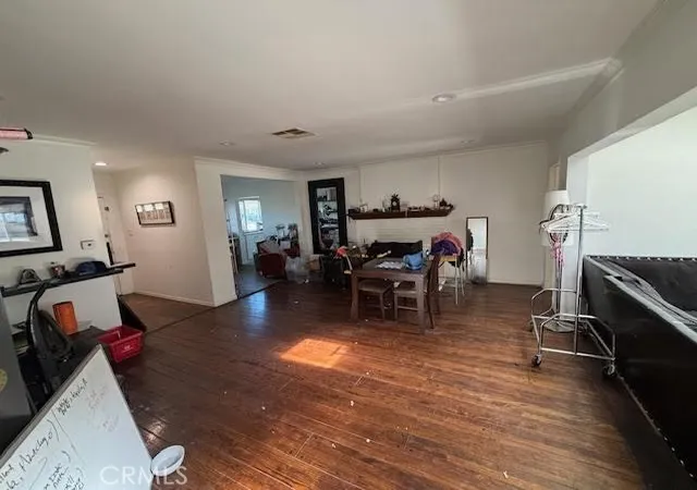 Photo 4 of Single family home for sale at 13600 Sylvan St, Van Nuys, CA 91401 | MLS# SR25151662 | Listing updated on 2026-09-28
