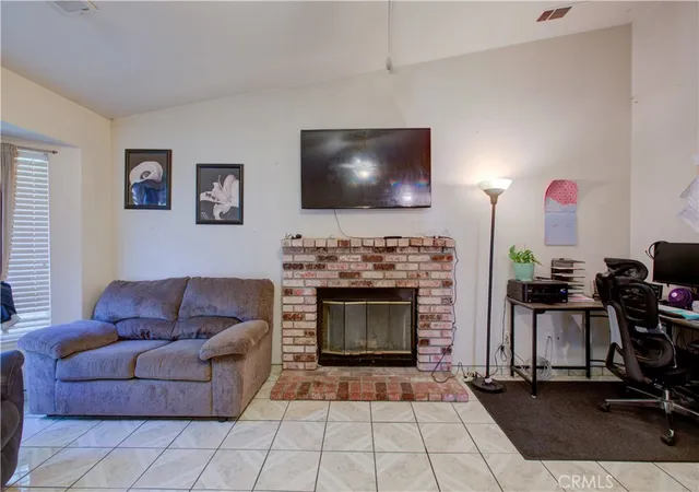 3rd image of 2064 Glenmoor Pl, Livingston, CA 95334 | MLS# MC25155986