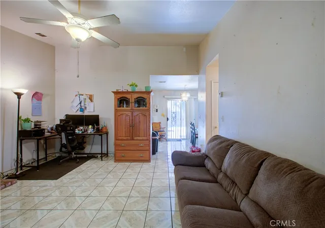 5th image of 2064 Glenmoor Pl, Livingston, CA 95334 | MLS# MC25155986