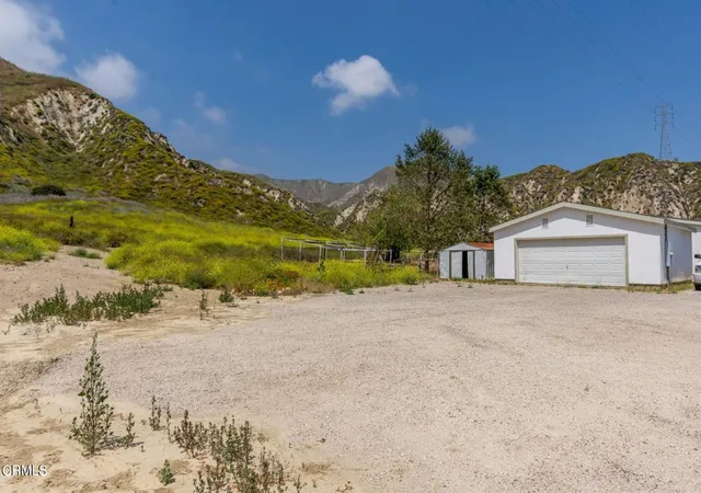 Photo 3 of Single family home for sale at 3629 Center St, Piru, CA 93040 | MLS# V1-31101 | Listing updated on 2026-04-15