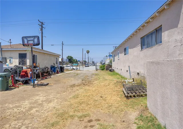 Land for sale at 13110 S Main St, Los Angeles, CA 90061 | MLS# BB25134519