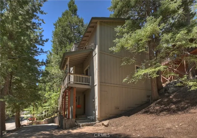 Homes for sale in Twin Peaks, CA | 305 Cedarbrook Dr, Twin Peaks, CA 92391 | MLS# IG25157978