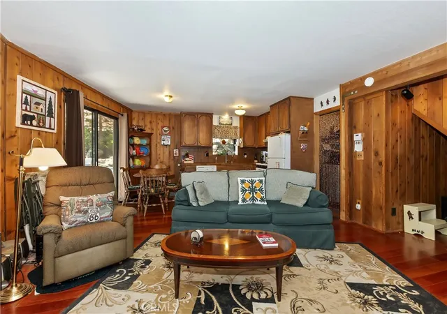 Homes for sale in Twin Peaks, CA | 305 Cedarbrook Dr, Twin Peaks, CA 92391 | MLS# IG25157978