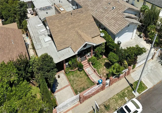 3rd image of 431 N Workman St, San Fernando, CA 91340 | MLS# CV25134627