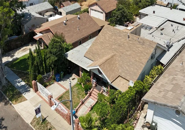 4th image of 431 N Workman St, San Fernando, CA 91340 | MLS# CV25134627