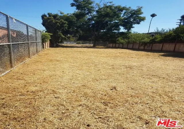 Photo 3 of Land for sale at 2154 W 24th Street, Los Angeles, CA 90018 | MLS# 25565313 | Listing updated on 2026-01-07