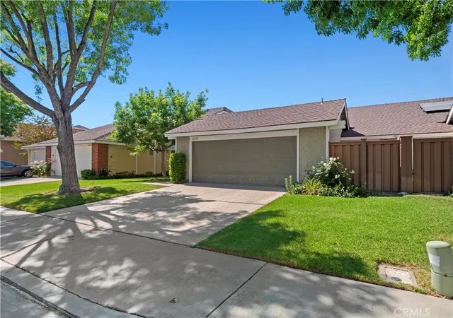 Photo 3 of Sale Pending at 16623 Shinedale Dr, Canyon Country, CA 91387 | MLS# SR25159238 | Listing updated on 2026-05-02