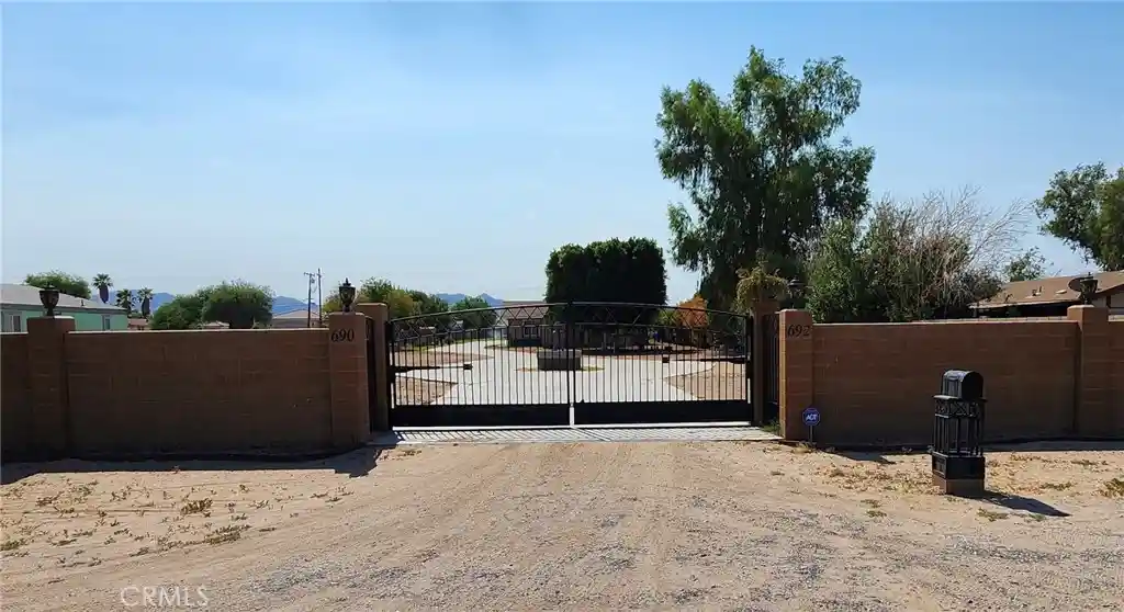 Photo 1 of Manufactured home for sale at 690 Riviera Dr, Blythe, CA 92225 | MLS# OC25160079 | Listing updated on 2026-08-20