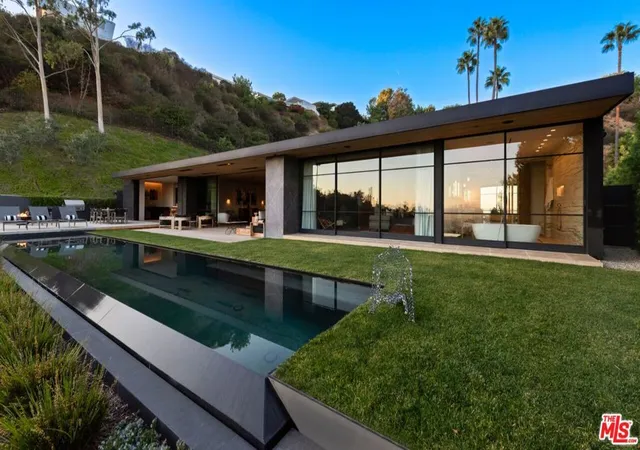 1st image of 530 Leslie Ln, Beverly Hills, CA 90210 | MLS# 25566133