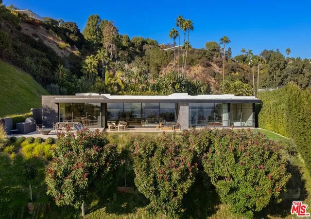 35th image of 530 Leslie Ln, Beverly Hills, CA 90210 | MLS# 25566133