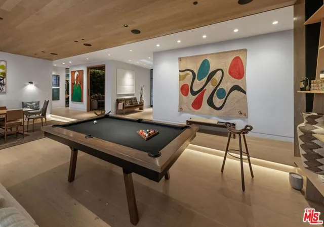 Photo 3 of Single family home for sale at 530 Leslie Ln, Beverly Hills, CA 90210 | MLS# 25566133 | Listing updated on 2026-05-14