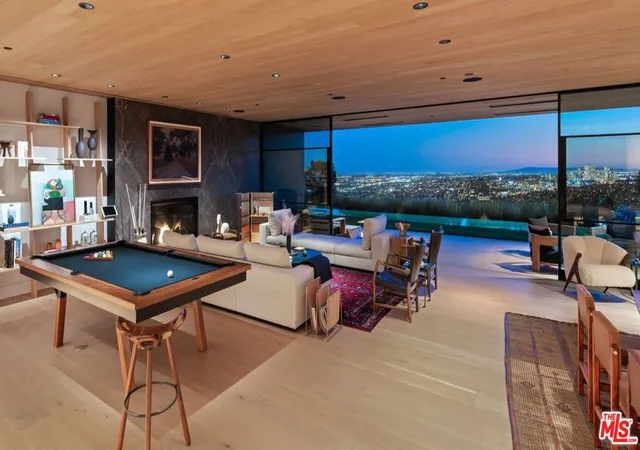 Photo 4 of Single family home for sale at 530 Leslie Ln, Beverly Hills, CA 90210 | MLS# 25566133 | Listing updated on 2026-05-14