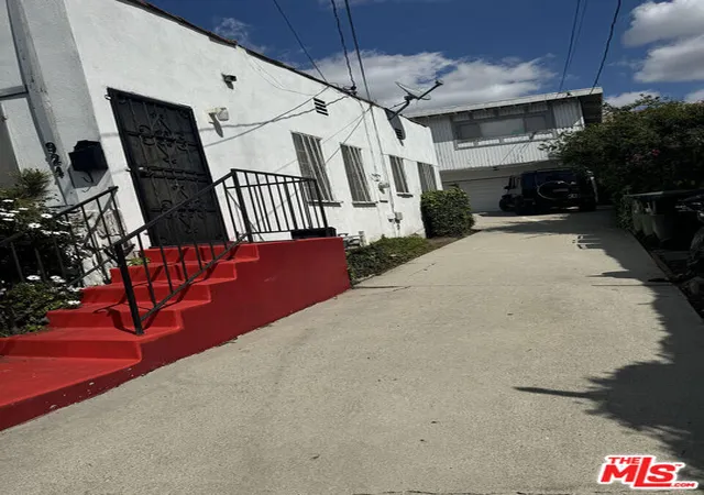 Photo 2 of Multi family home for sale at 924 N Chester Ave, Inglewood, CA 90302 | MLS# 25565521 | Listing updated on 2026-07-13