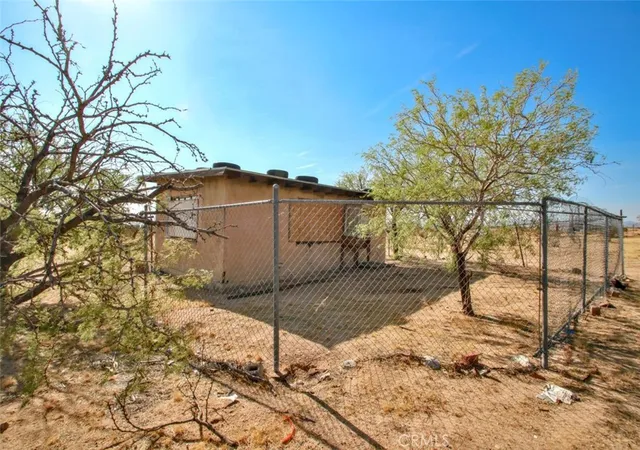 4th image of 62107 Moon Dr, Joshua Tree, CA 92252 | MLS# JT25161322