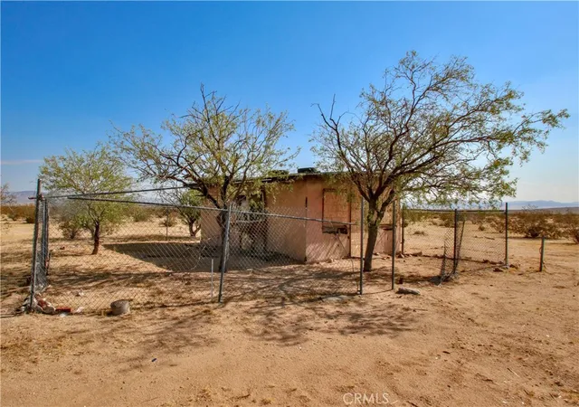 5th image of 62107 Moon Dr, Joshua Tree, CA 92252 | MLS# JT25161322