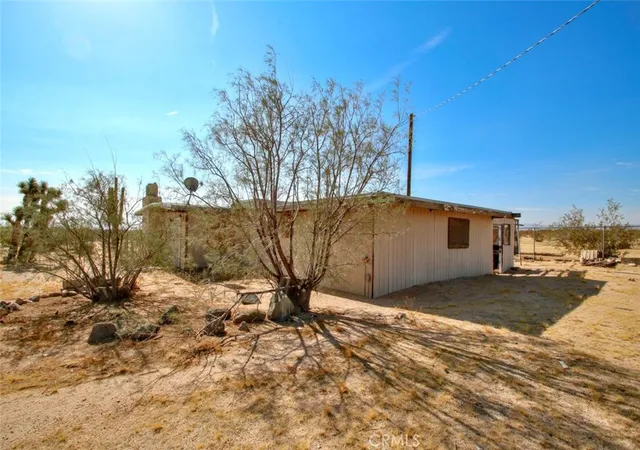 3rd image of 62105 Moon Dr, Joshua Tree, CA 92252 | MLS# JT25161326