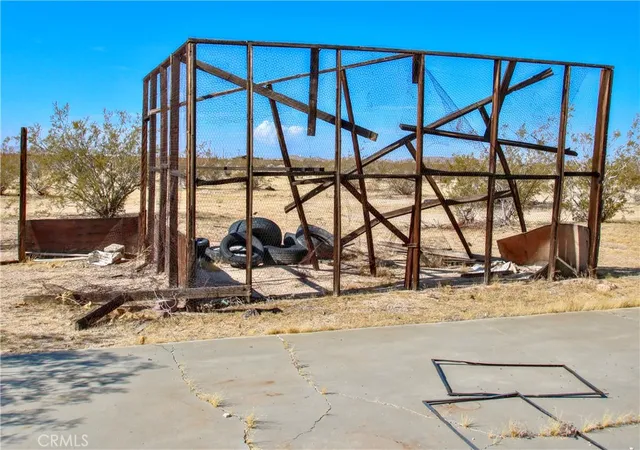 4th image of 62105 Moon Dr, Joshua Tree, CA 92252 | MLS# JT25161326