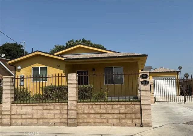 Homes for sale in Sun Valley, CA | 10845 Vinedale St, Sun Valley, CA 91352 | MLS# SR25160973