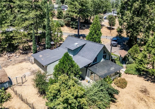 2nd image of 5552 Harris Cut Off Rd, Mariposa, CA 95338 | MLS# FR25162405