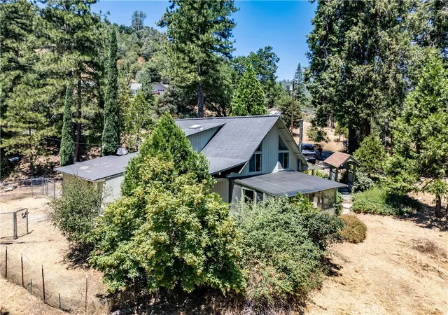 Homes for sale in Mariposa, CA | 5552 Harris Cut Off Rd, Mariposa, CA 95338 | MLS# FR25162405
