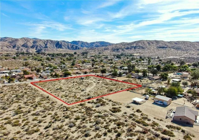 3rd image of 11040 Mescalero Ave, Morongo Valley, CA 92256 | MLS# JT25153669