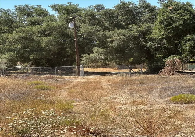 Photo 1 of Sale Pending at 45775 Red Mountain Rd, Hemet, CA 92544 | MLS# SW25163305 | Listing updated on 2026-06-01
