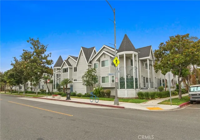 Photo 1 of Condo for sale at 869 Magnolia Ave, Long Beach, CA 90813 | MLS# PW25162179 | Listing updated on 2025-10-16