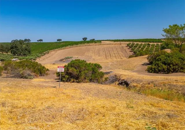 Photo 3 of Land for sale at 5035 Stagg Hl Pl, Paso Robles, CA 93446 | MLS# SC25164428 | Listing updated on 2026-07-08