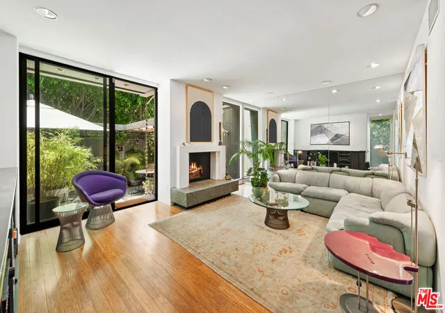 1st image of 853 S Bundy Dr, Los Angeles, CA 90049 | MLS# 25564905