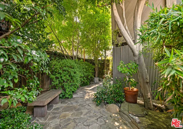 24th image of 853 S Bundy Dr, Los Angeles, CA 90049 | MLS# 25564905