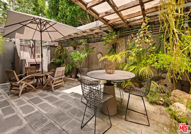 2nd image of 853 S Bundy Dr, Los Angeles, CA 90049 | MLS# 25564905
