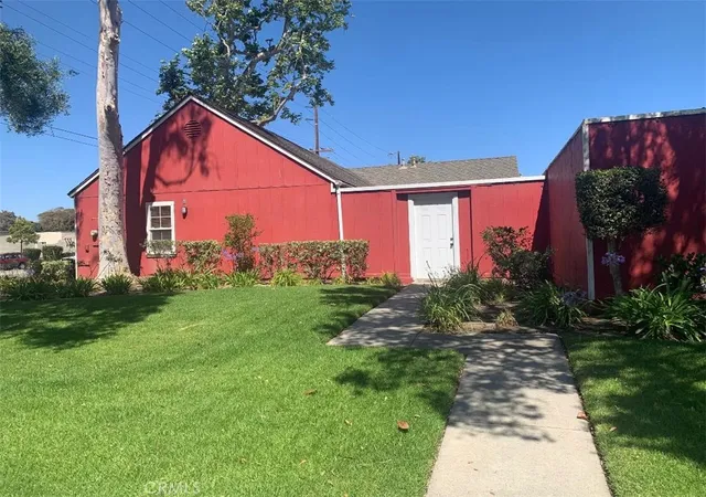 Listing Photo 2 - Condo for sale in building located at 469 Corvette St, Port Hueneme, CA 93041