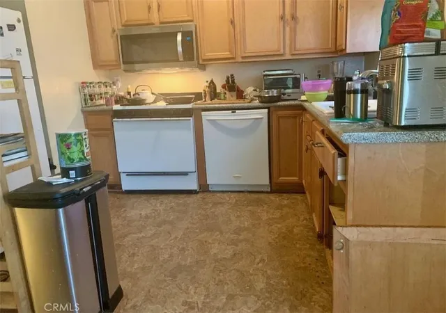 Listing Photo 5 - Condo for sale in building located at 469 Corvette St, Port Hueneme, CA 93041