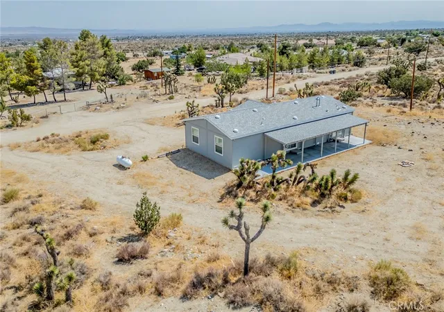39th image of 1573 Smoke Tree Rd, Pinon Hills, CA 92372 | MLS# HD25165533