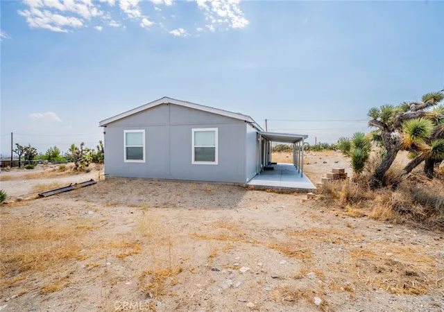 4th image of 1573 Smoke Tree Rd, Pinon Hills, CA 92372 | MLS# HD25165533