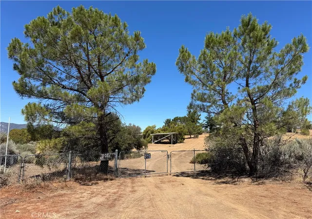 Photo 1 of Manufactured home for sale at 37065 Bonita Vista Rd, Anza, CA 92539 | MLS# CV25165441 | Listing updated on 2026-10-04