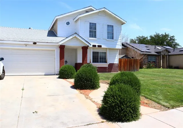 Photo 2 of Single family home for sale at 5009 E Ave R11, Palmdale, CA 93552 | MLS# SR25165979 | Listing updated on 2026-06-17
