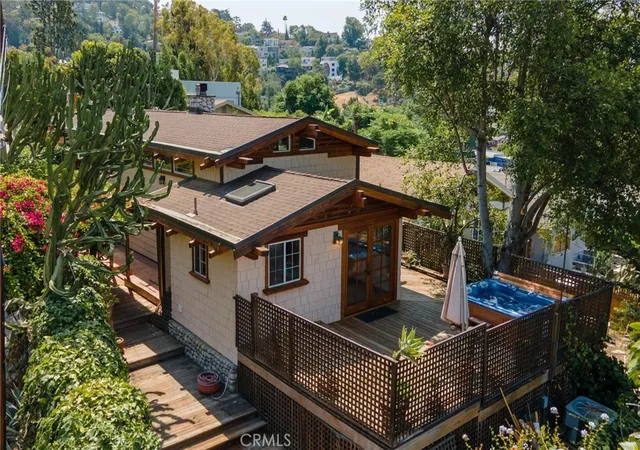 1st image of 3950 De Longpre Ave, Los Angeles, CA 90027 | MLS# PV25164034