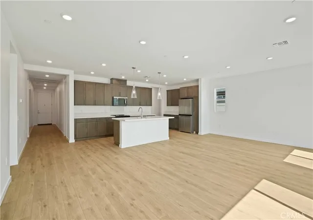 Photo 4 of Sale Pending at 3254 Garnet Ln, Lancaster, CA 93535 | MLS# SR25166973 | Listing updated on 2026-01-23