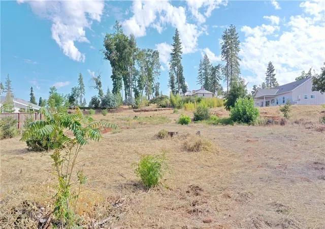 Photo 4 of Sale Pending at 829 Pearson Rd, Paradise, CA 95969 | MLS# SN25163972 | Listing updated on 2026-07-11