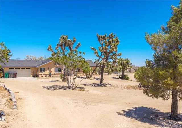 4th image of 56810 Chipmunk Trl, Yucca Valley, CA 92284 | MLS# JT25168021