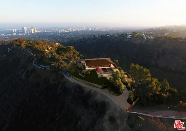 1st image of 1785 Summitridge Dr, Beverly Hills, CA 90210 | MLS# 25568143